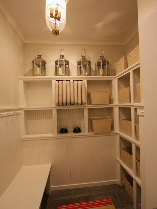 Poolhouse Changing Room | Houzz