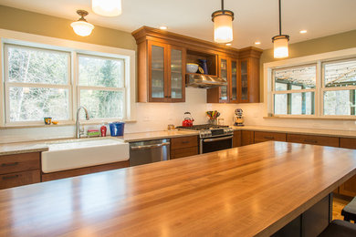 Example of a cottage kitchen design in Burlington
