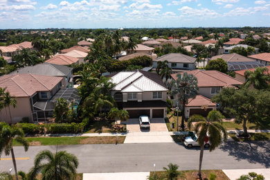 Inspiration for a modern exterior home remodel in Miami