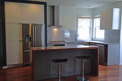 Inspiration for a modern kitchen remodel in Portland