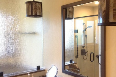 Minimalist bathroom photo in San Francisco