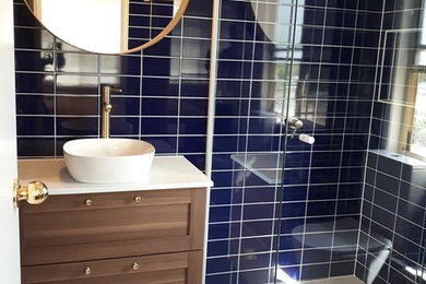 Inspiration for a mid-sized contemporary bathroom in Gold Coast - Tweed.