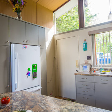 Cottage Kitchen in West Quebec