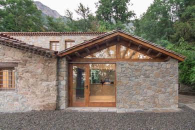 Rehabilitación Casa de Colònies a Ogassa