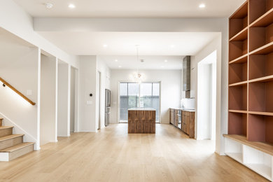 Home design - contemporary home design idea in Indianapolis