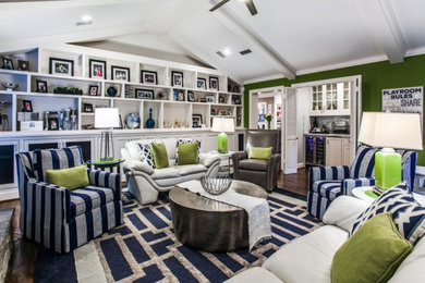 Minimalist family room photo in Dallas