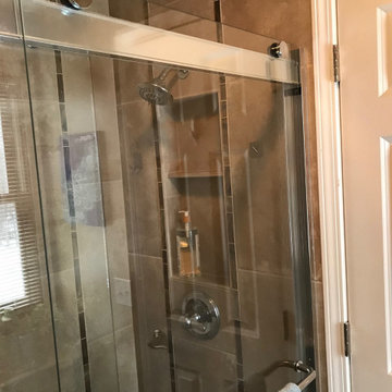 Midland - Transitional Bathroom