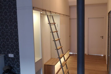 Großer Moderner Flur in Dresden