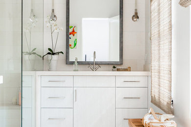 Example of a trendy bathroom design in Phoenix