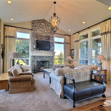 The Willow - Transitional Family Home on Acreage in Brush Prairie, Washington