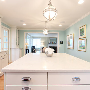 Marble Looking Quartz Countertop with White Full Overlay Cabinets