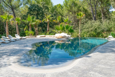 Idée de décoration pour une piscine.