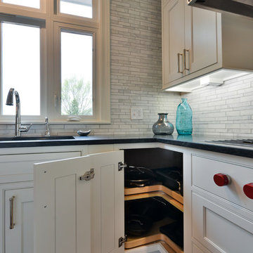 Large Island Transitional Kitchen