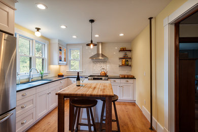 Example of an arts and crafts kitchen design in Bridgeport