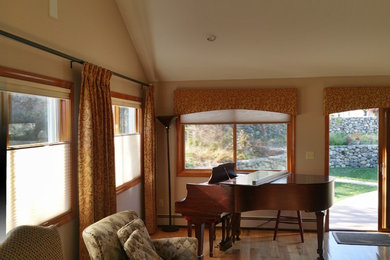 Example of a classic living room design in Boston