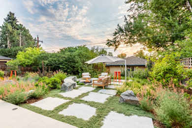Photo of a contemporary landscaping in Denver.