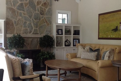 Example of an eclectic family room design in Chicago