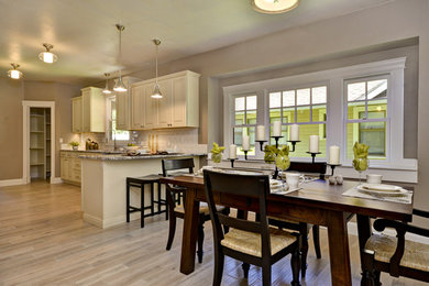 Kitchen - traditional kitchen idea in Sacramento