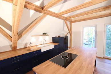 Landhaus Küche in Sonstige