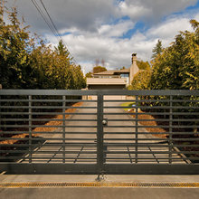 Gate