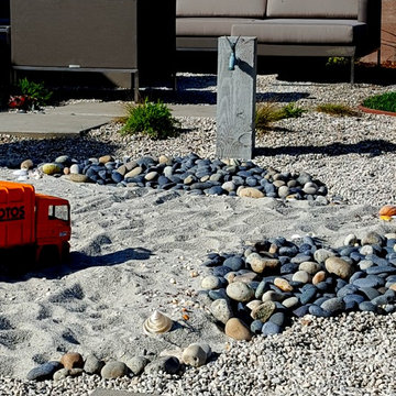 Sandy beach garden