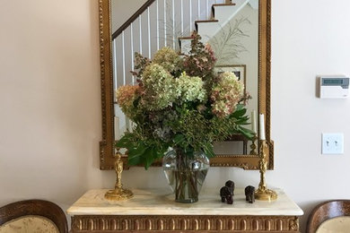 Hallway - traditional hallway idea in New York