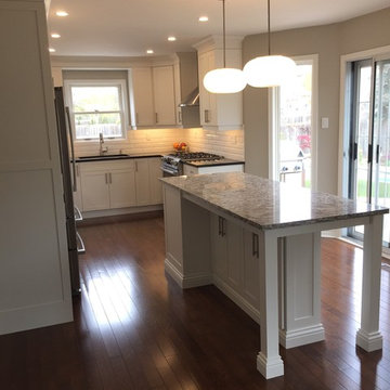 White Kitchen's 2