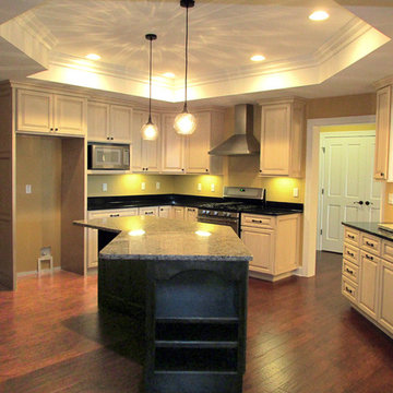 Two tone kitchen; painted maple and espresso