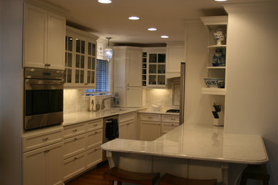 This is an example of a traditional kitchen in Chicago.