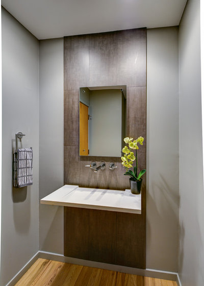 Современный Ванная комната by Rochman Design-Build Inc.