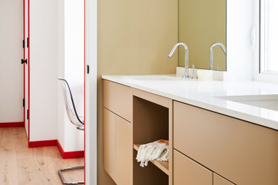 Example of a bathroom design in Toronto