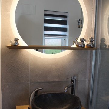 Oak & Black Elegance : Ensuite Upgrade