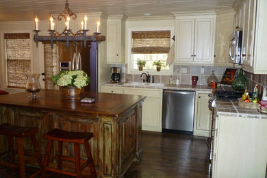 Elegant kitchen photo in Atlanta