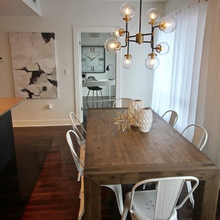 モントリオールの中サイズのモダンスタイルのLDKの画像 (白い壁、濃色無垢フローリング、暖炉なし、茶色い床)