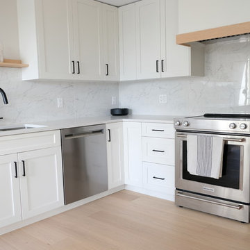 Modern Kitchen in West Vancouver