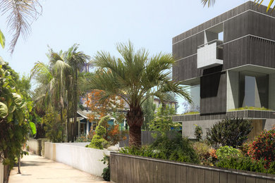 ロサンゼルスにあるラグジュアリーな広いビーチスタイルのおしゃれな住まいの写真