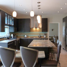 white kitchens with bay windows
