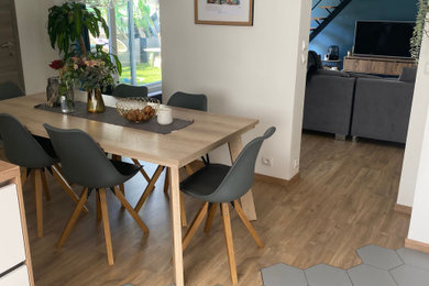 Aménagement d'une salle à manger contemporaine.