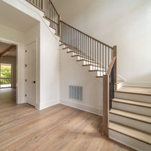 Stairs/Entryway