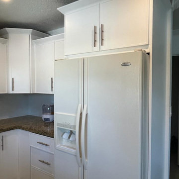 Modern Kitchen Remodel Done in a Slim Shaker Door in a Snow Color