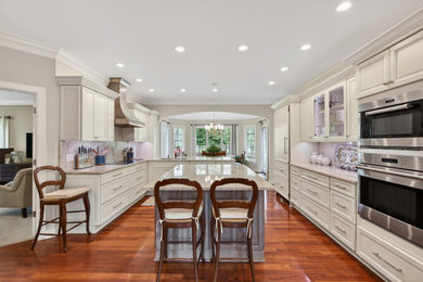 Kitchen - contemporary kitchen idea in Other