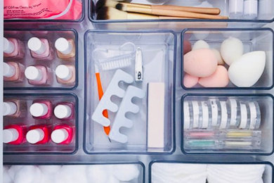Small elegant 3/4 bathroom photo in Chicago with a built-in vanity