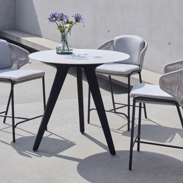 MANUTTI Garden Furniture 2020 - Torsa Bar Table & Radius Bar Stool