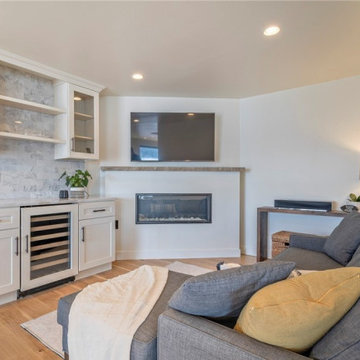 LAKE SAMMAMISH CONTEMPORARY LAKE FRONT