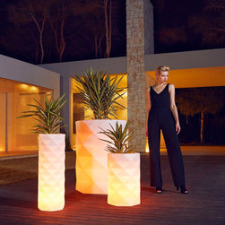 ARD x VONDOM - Garden Statues And Yard Art