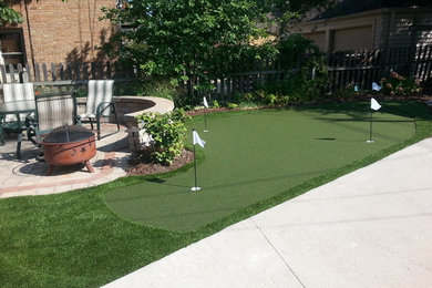 Inspiration for a mid-sized modern patio remodel in Milwaukee
