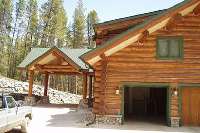 Example of an arts and crafts exterior home design in Denver