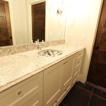 White Traditional Bathroom Vanity