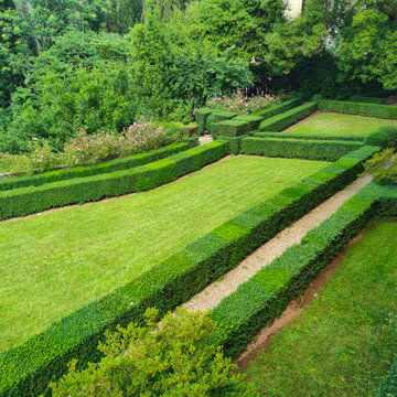Cura del verde personalizzata - Cura e precisione per un giardino formale
