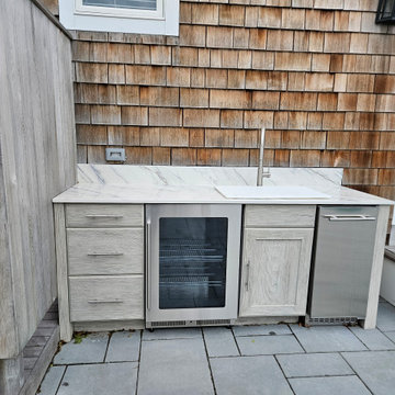 Open Aire Alfresco Competes Against The Elements Of Weather